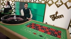 Tangkapan layar aplikasi mobile dayak777 menampilkan pertandingan Liga 1 dan meja blackjack live